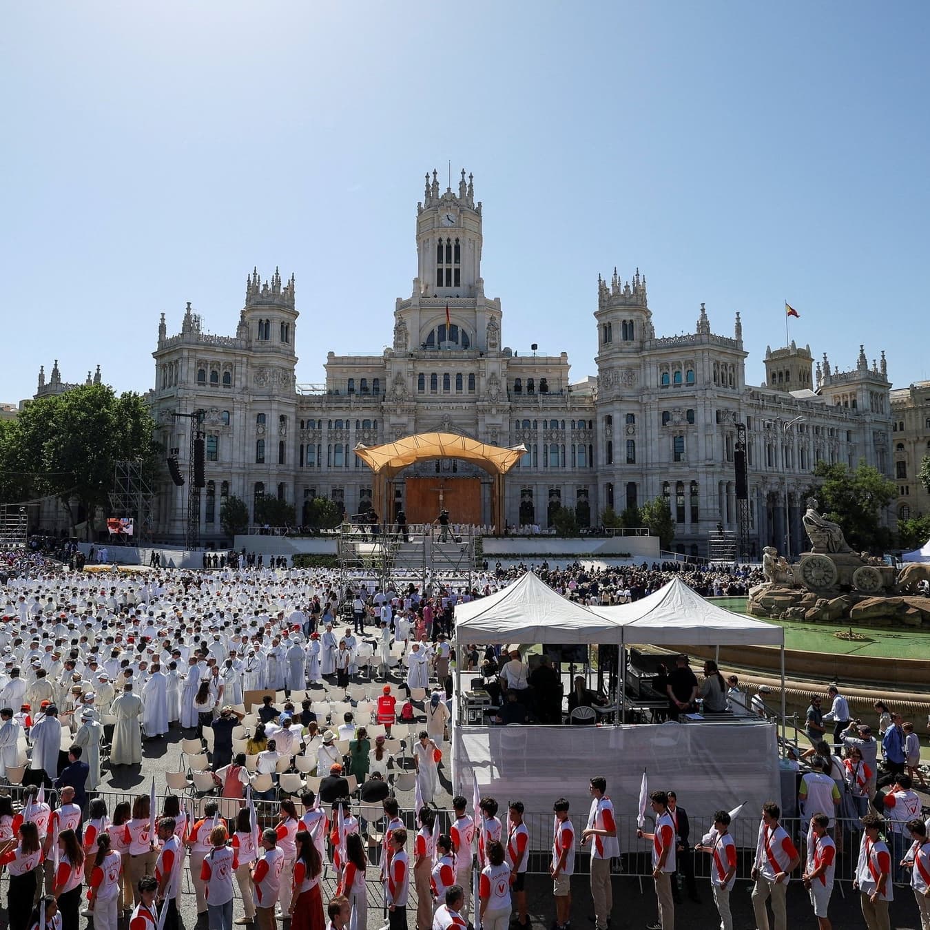 Pope Leo's Corpus Christi Mass and procession in Madrid draws 1.2 million - Detroit Catholic